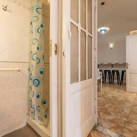 Termini Comfortable 4 Bedrooms *