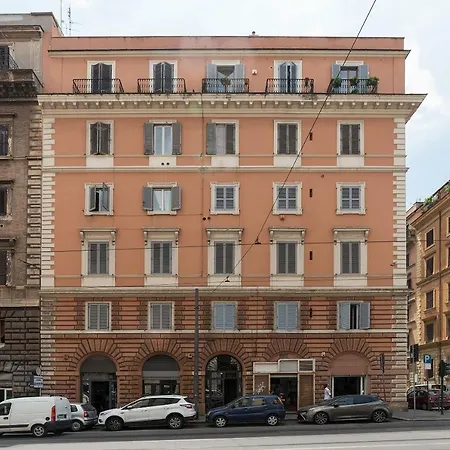 Termini Comfortable 4 Bedrooms Appartement *
